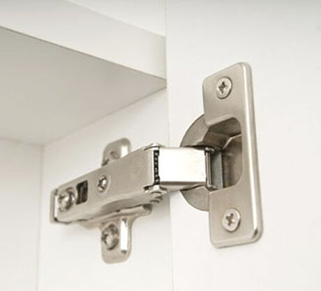 Bisagra Semicurva 110&deg; 35mm con 4 Tornillos sin Cierre Suave image number null