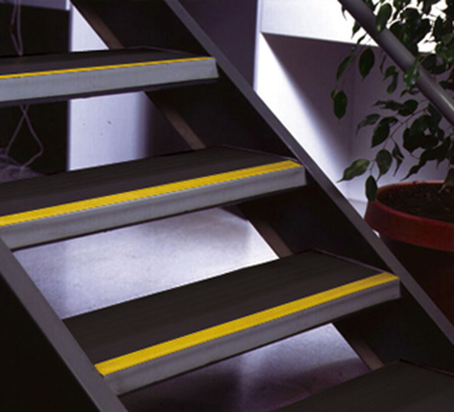 Grada Escalera de Seguridad 0,5x1,2mts Negro image number null