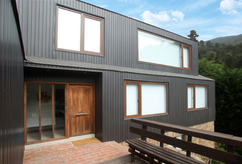 Proyecto Siding Mediterráneo color antracita