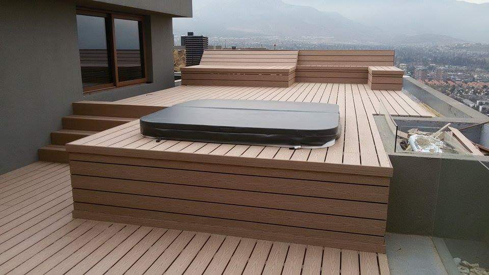 Revestimiento Deck TimberTech Piso en Terraza con Jacuzzi Hogar DVP