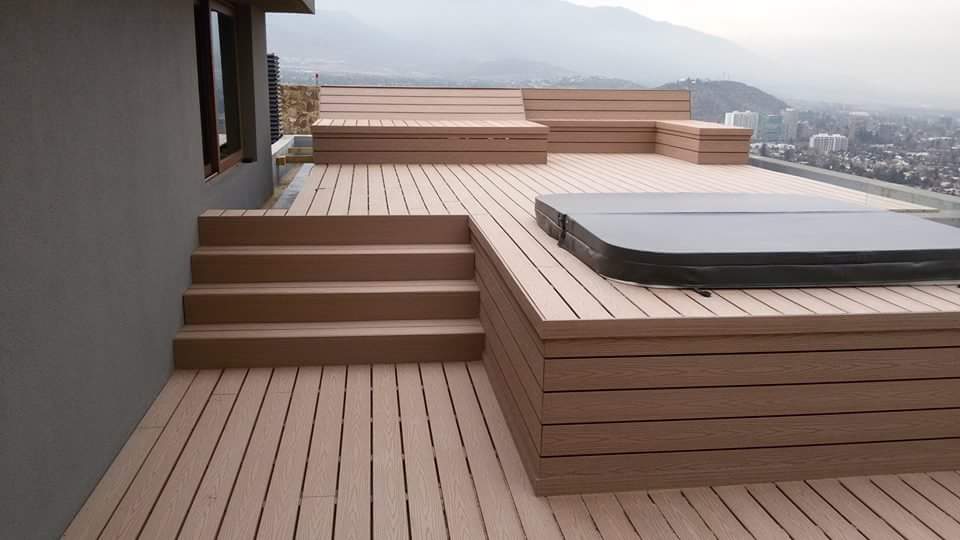 Revestimiento Deck TimberTech Piso en Terraza con Jacuzzi Hogar DVP